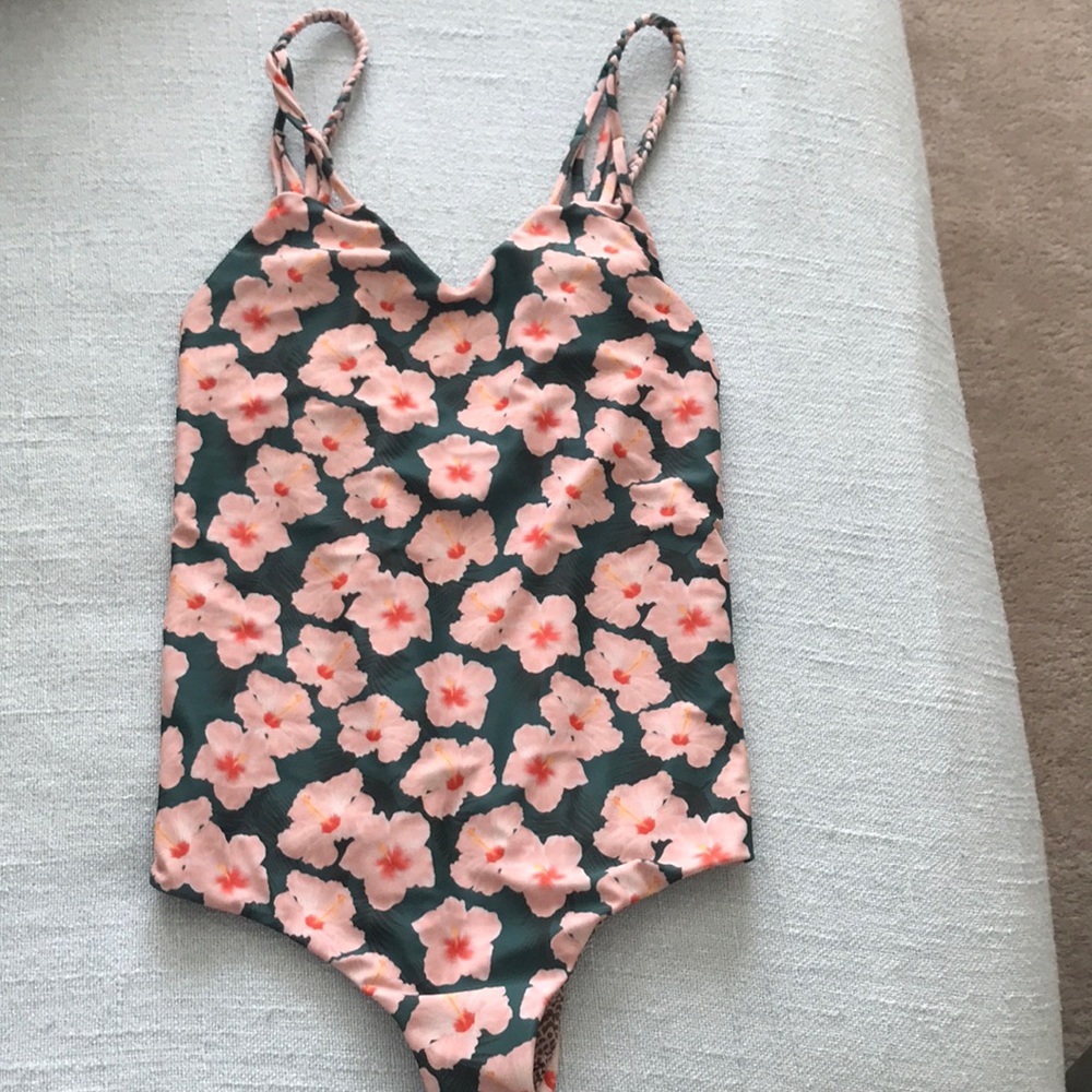 Acacia one piece